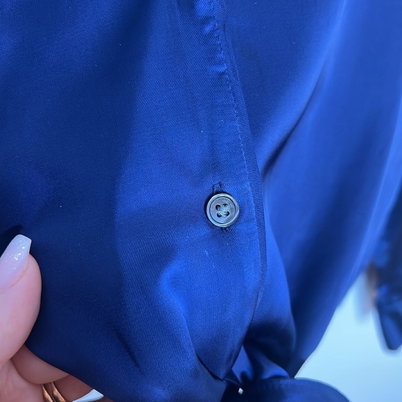 Wilfred Aritzia Blue Satin Cupro Tie-Front Collard Blouse Women's Size XXS - Picture 8 of 17